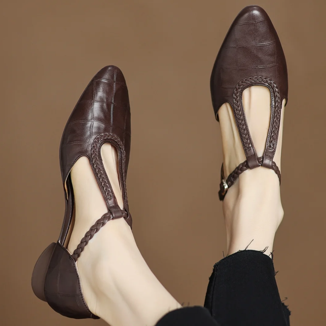 Carla - Classic Mary Janes